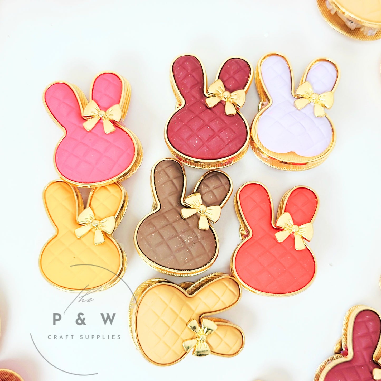 N 635 - Bunny Bow Embellishment Beads