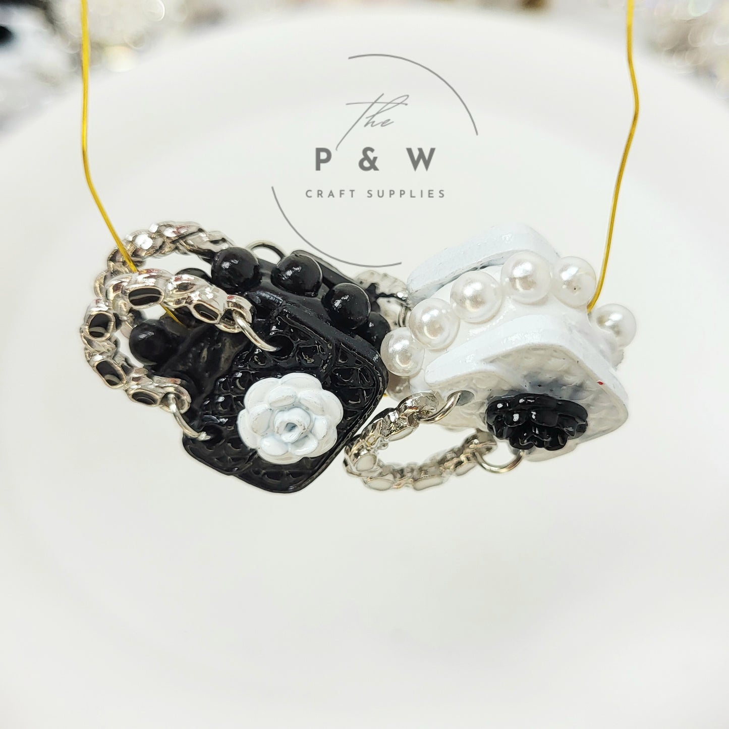 N 605 - Elegant Mini Handbag Beads