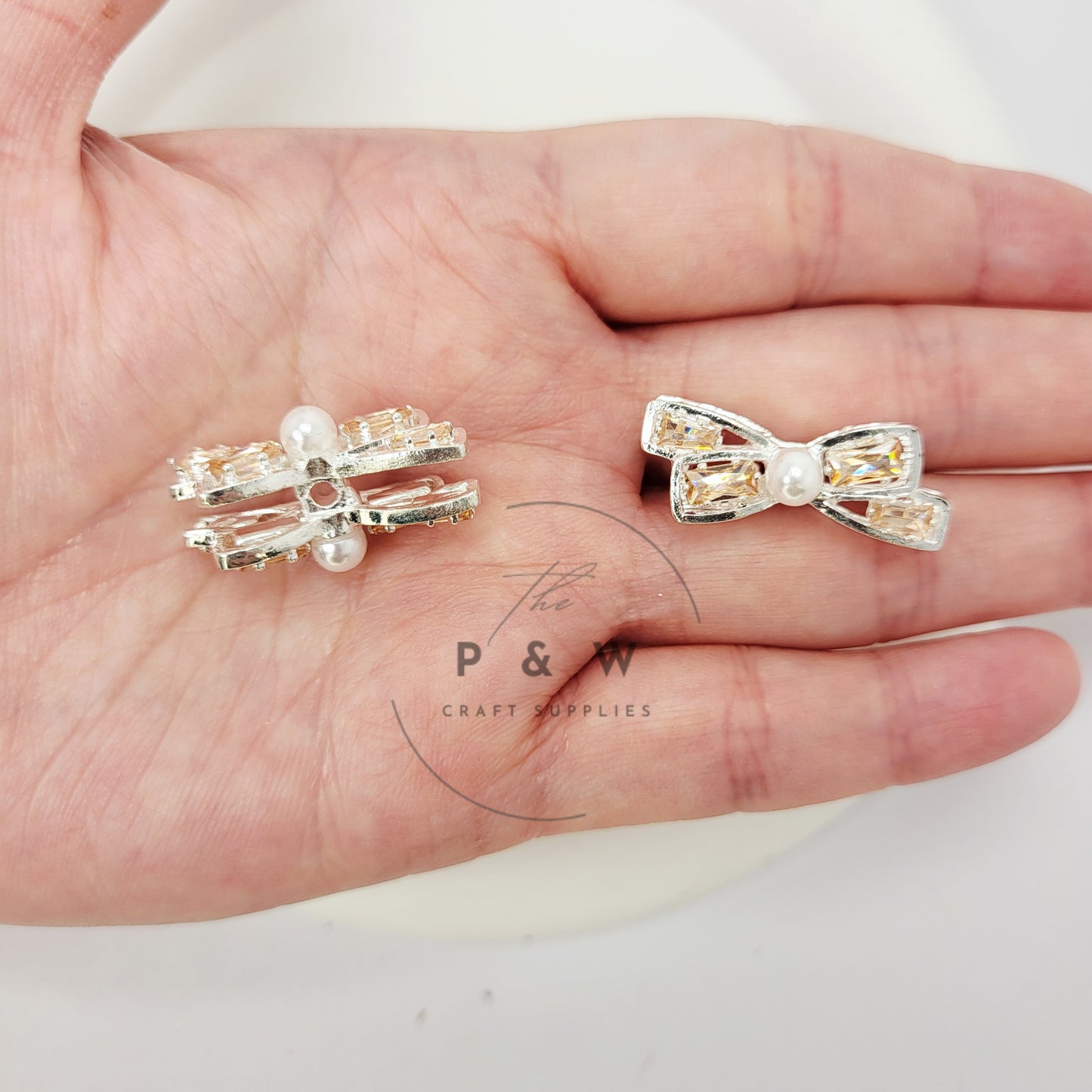 N 617 - Zirconia Bow Beads