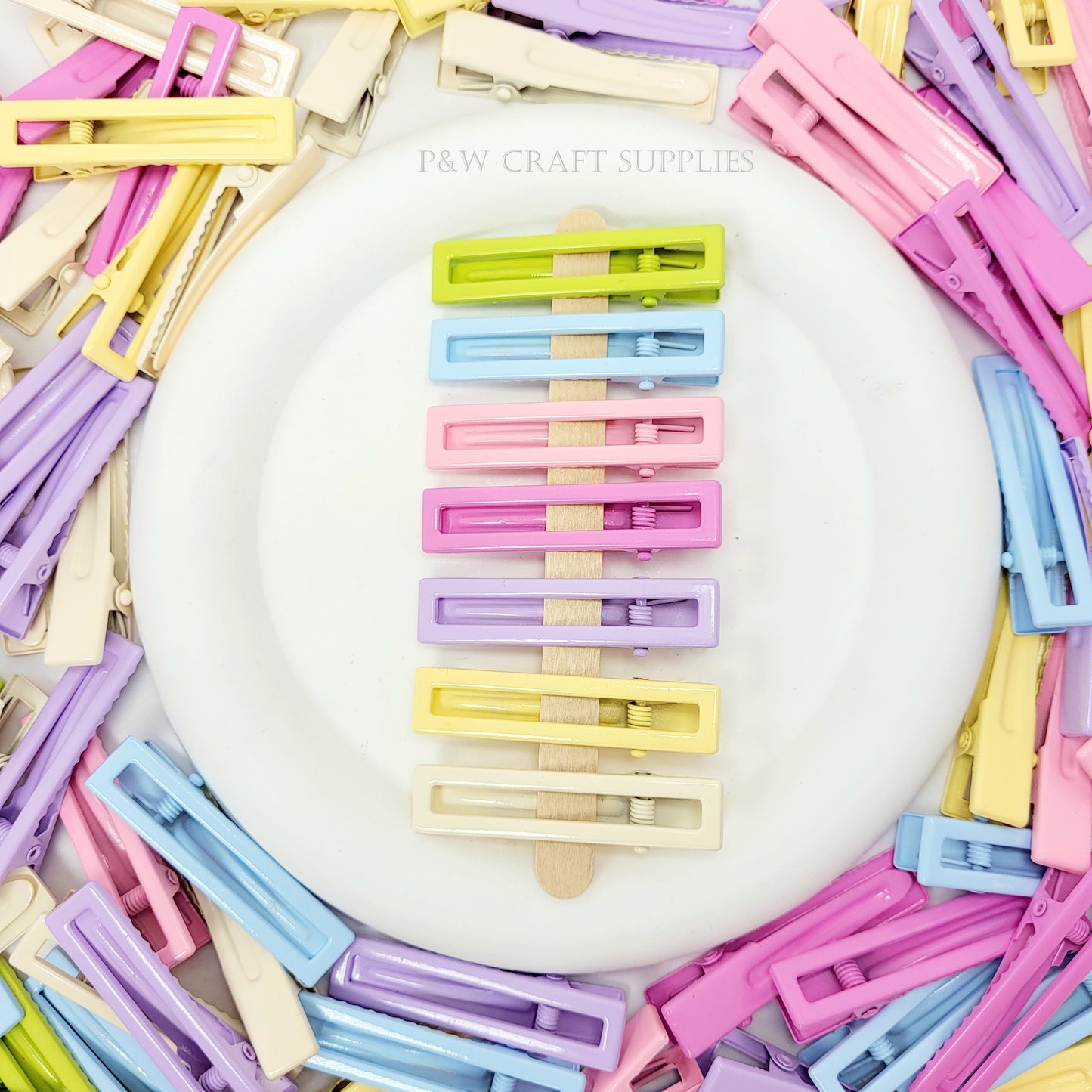 Label 195- Hollow Rectangular Clips - 5cm D