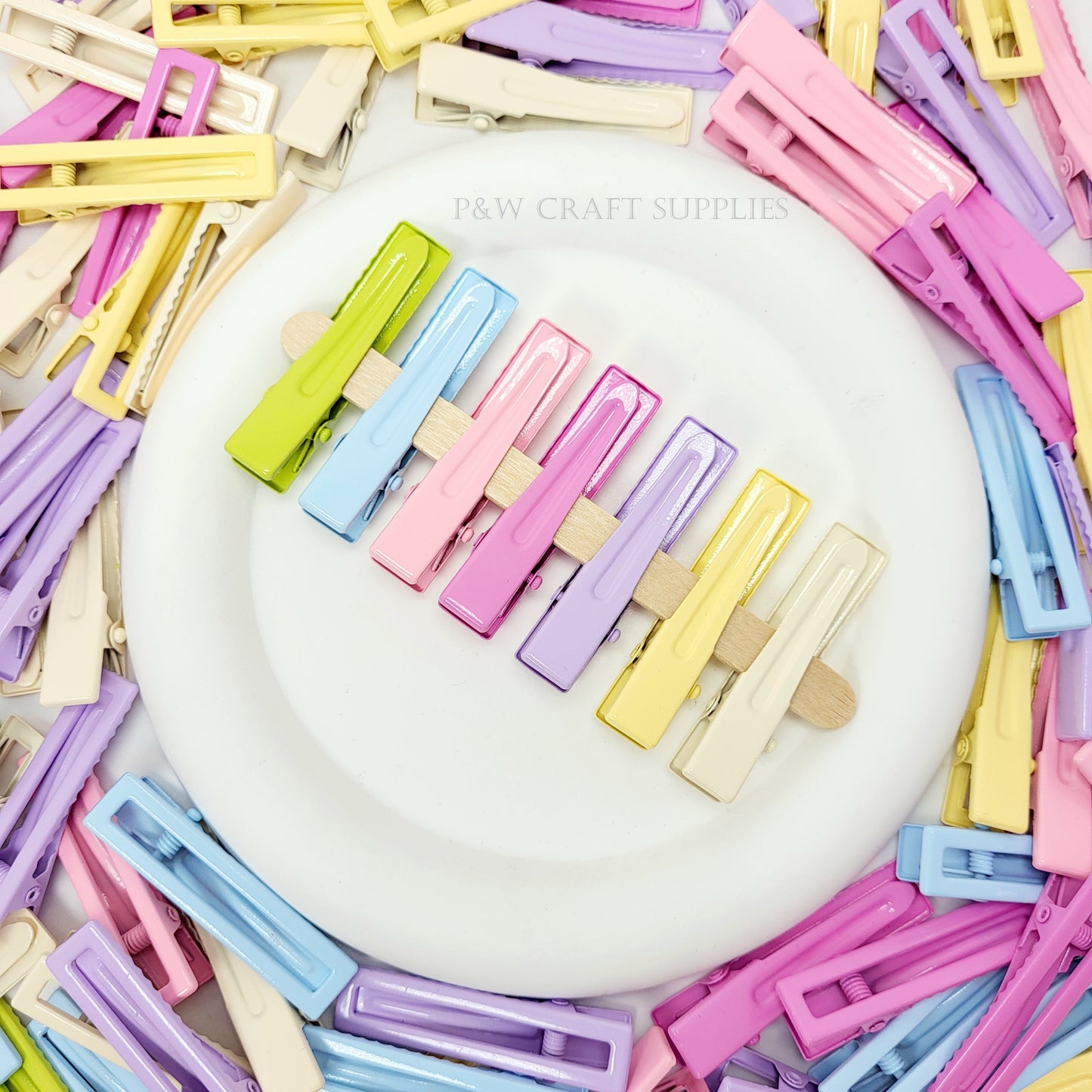 Label 195- Hollow Rectangular Clips - 5cm D