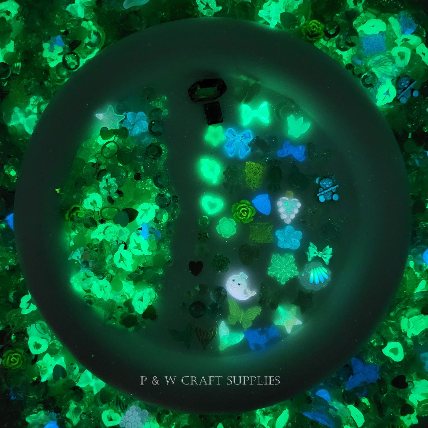 Label M6 - Emerald Dreams Mystery Mix