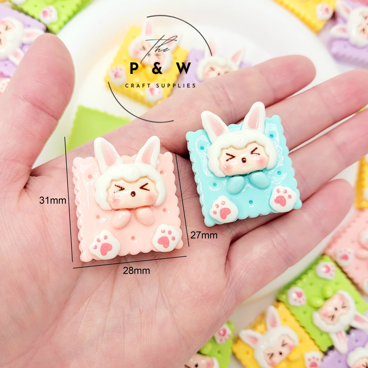 Label 122 - Kiki Biscuit Charm D