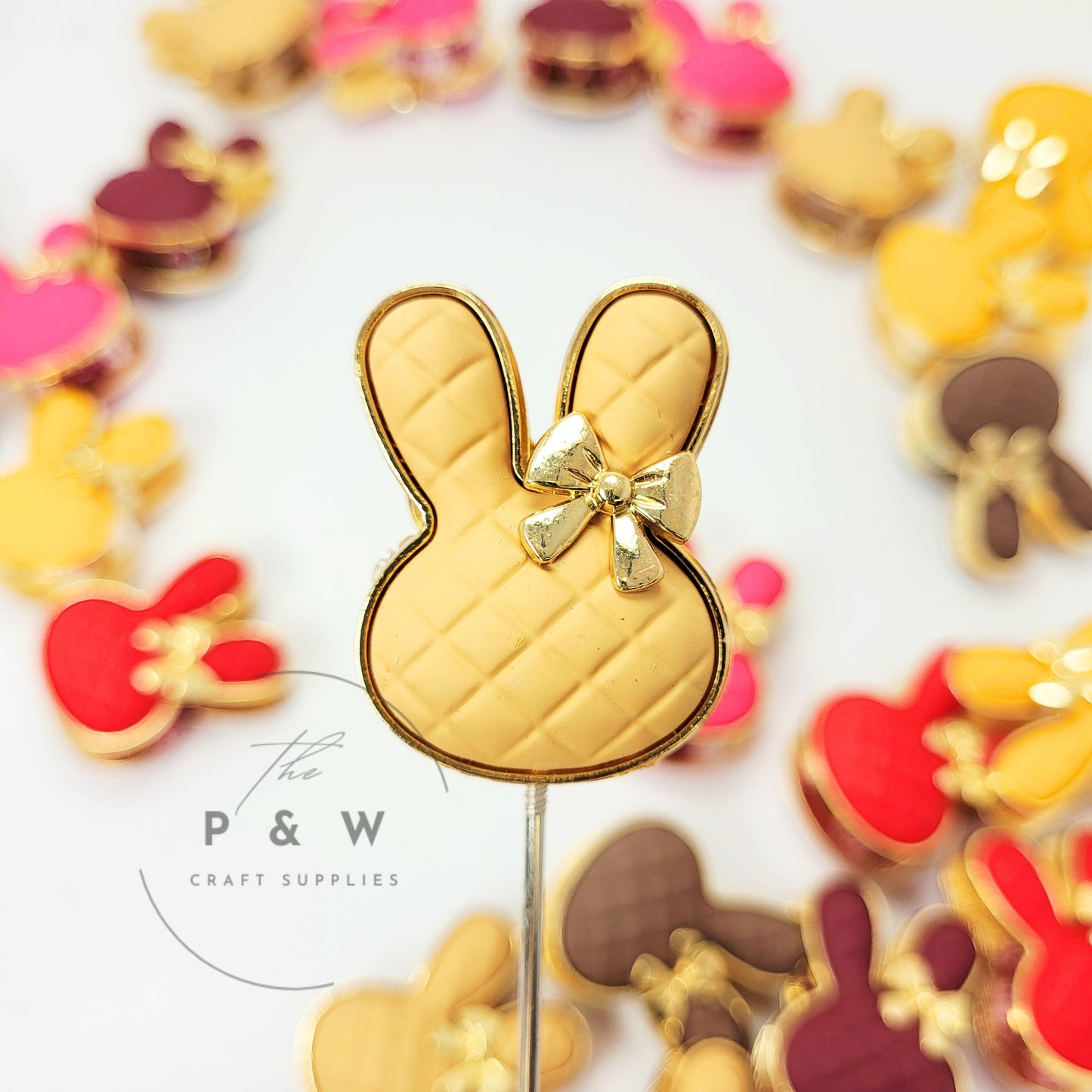 N 635 - Bunny Bow Embellishment Beads