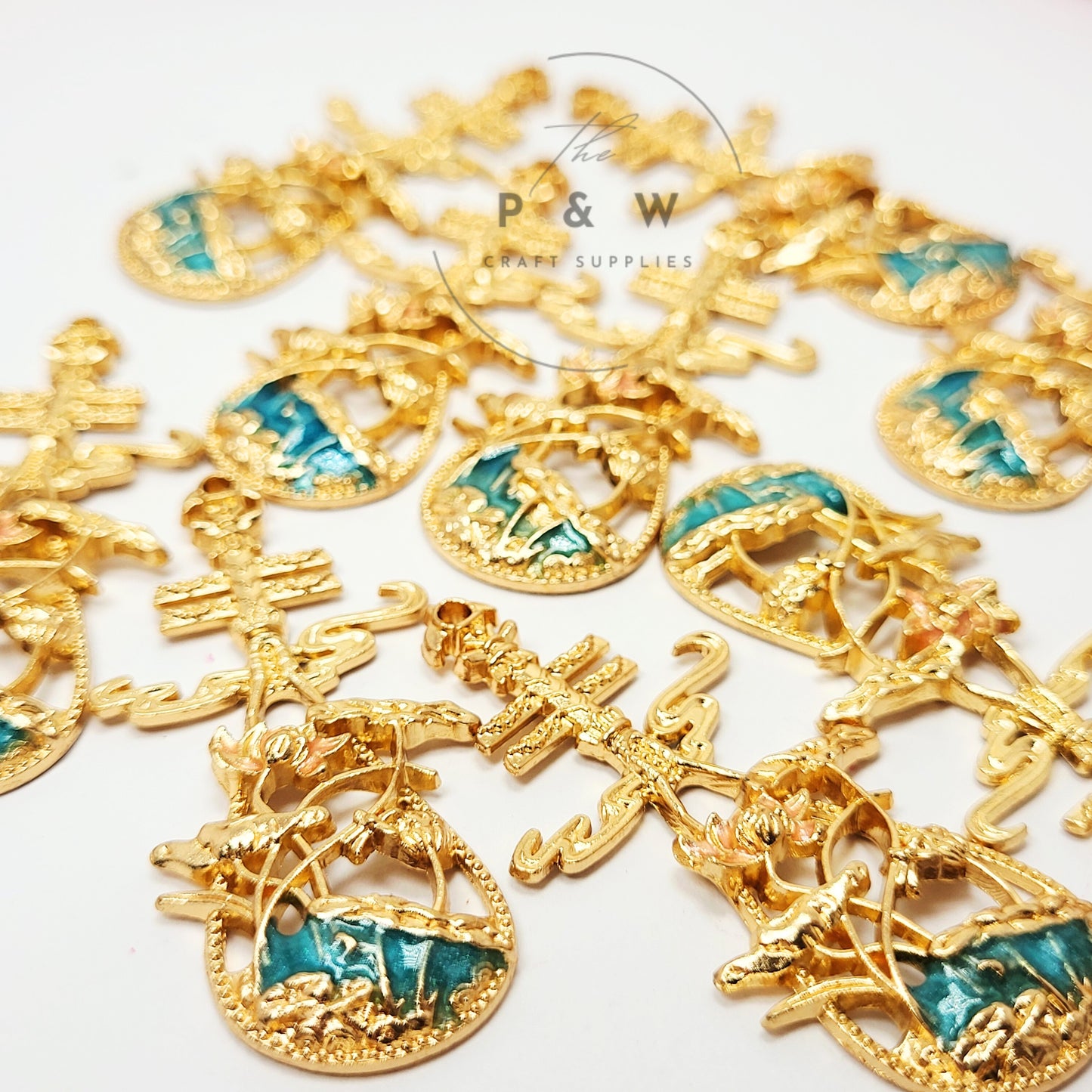 N COD1 - Alloy Filigree Pipa Pendant