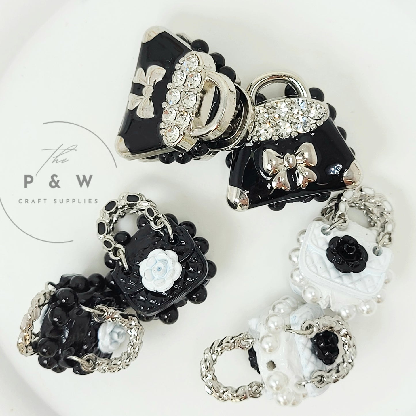 N 605 - Elegant Mini Handbag Beads
