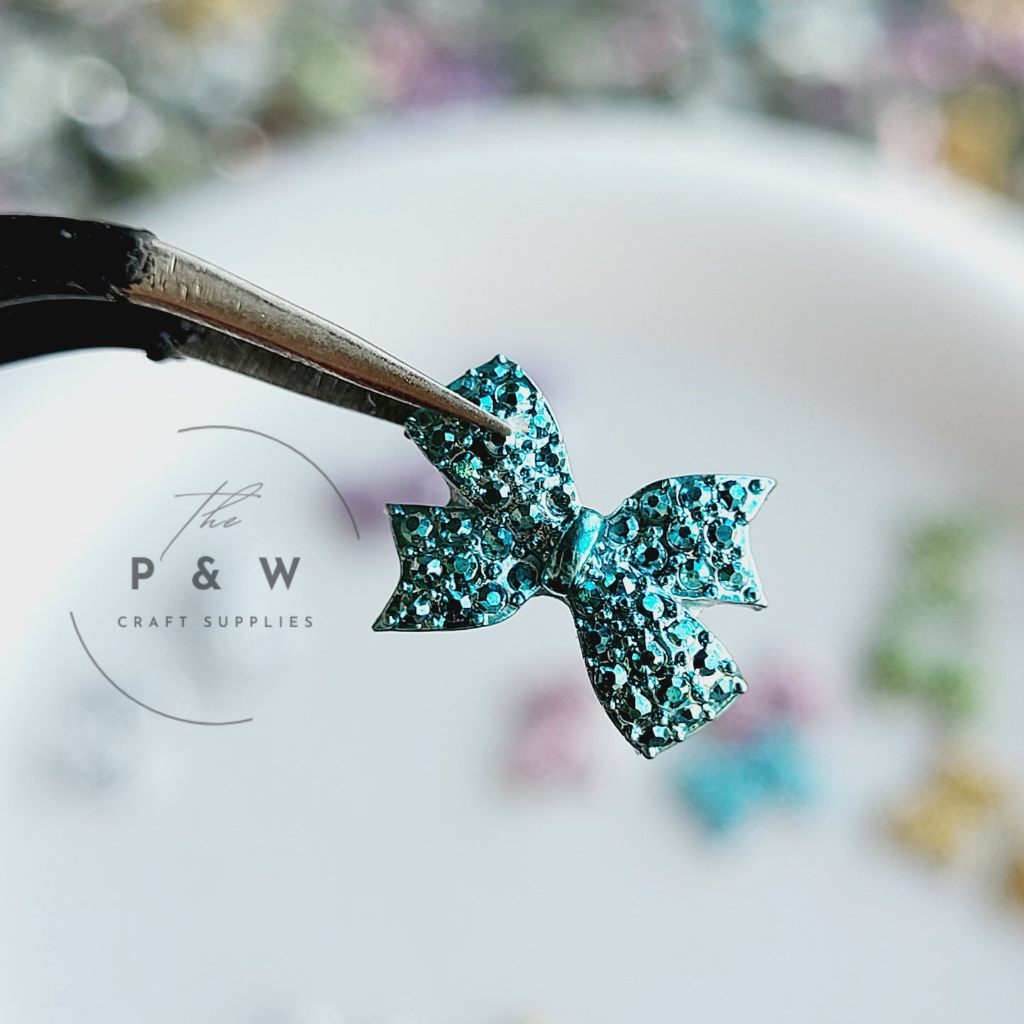 Label 130 - Glitter Bow Nail Charms