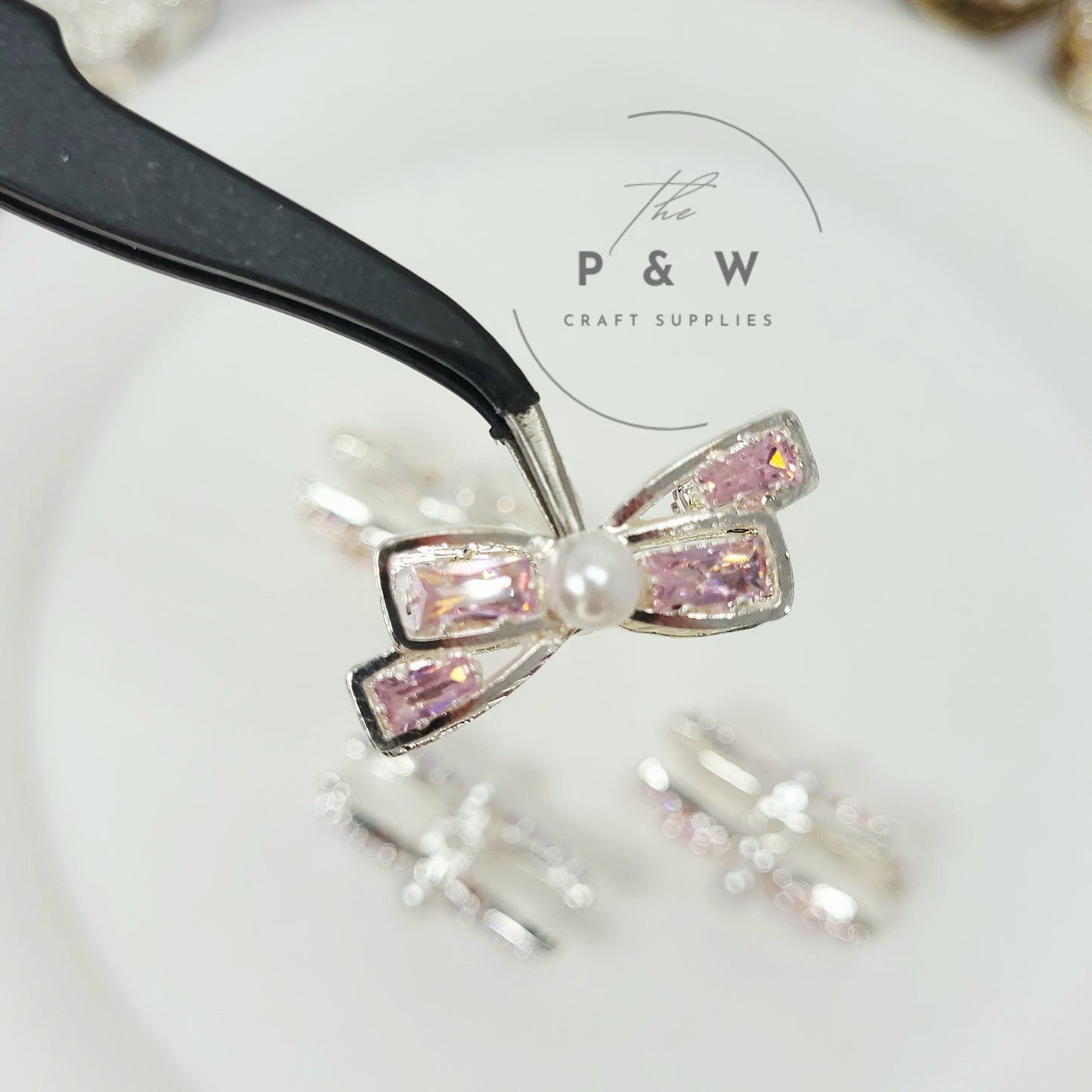 N 617 - Zirconia Bow Beads