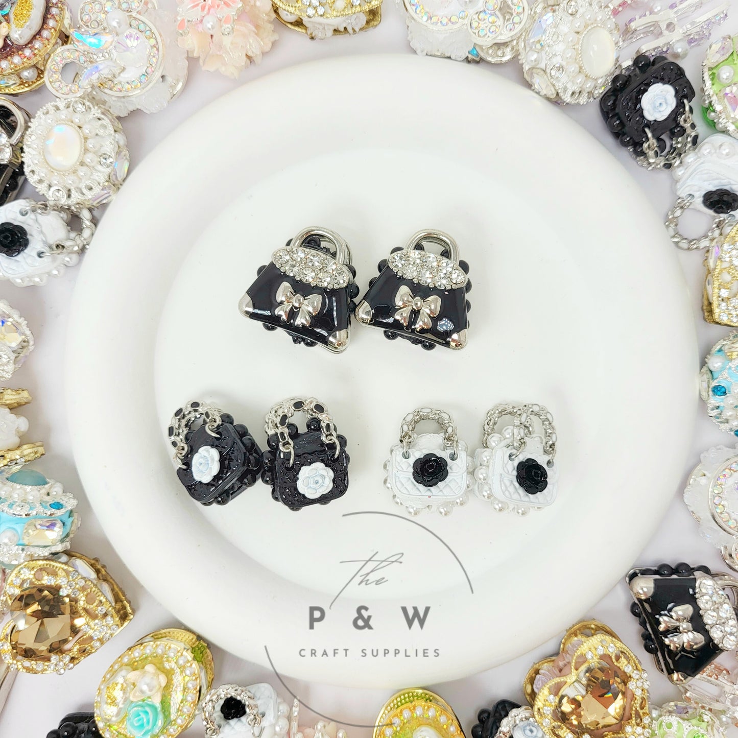 N 605 - Elegant Mini Handbag Beads
