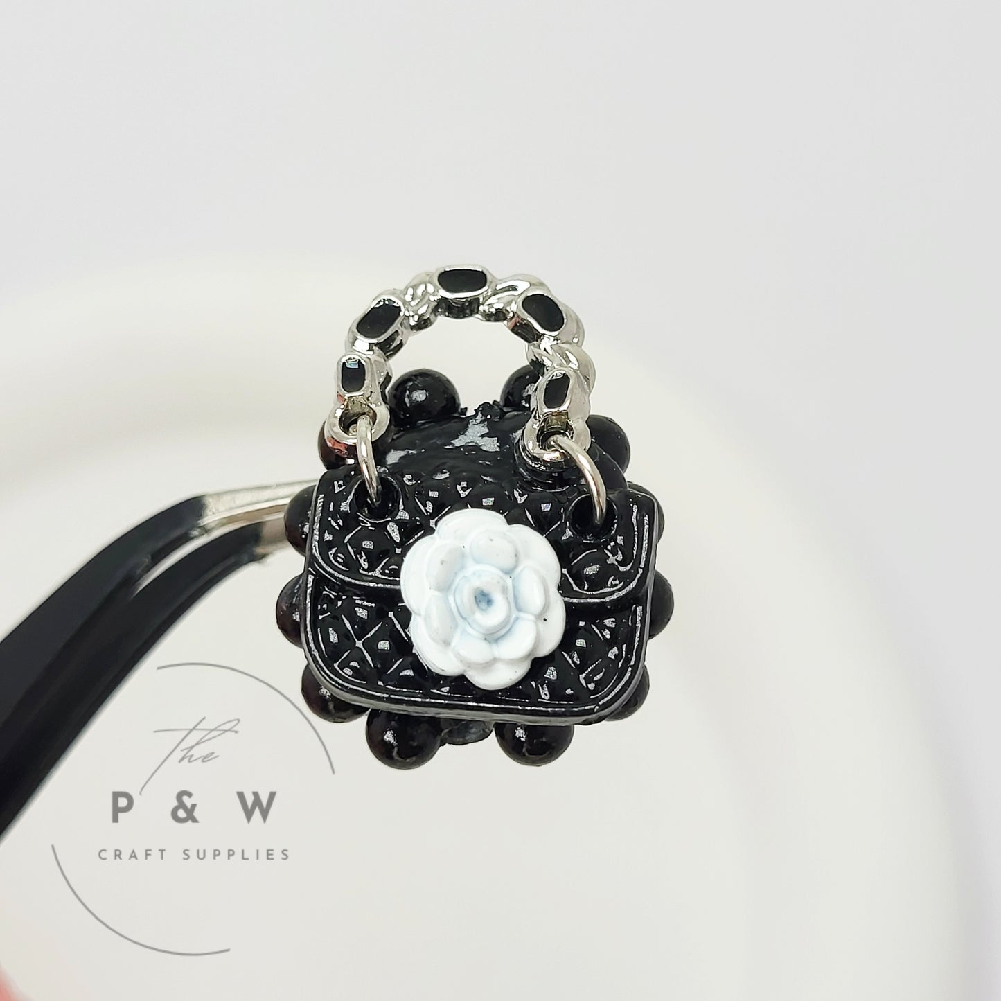 N 605 - Elegant Mini Handbag Beads