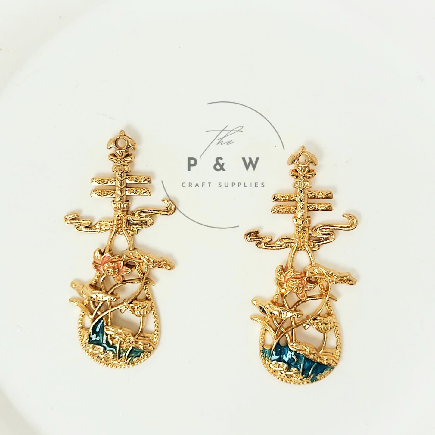 N COD1 - Alloy Filigree Pipa Pendant