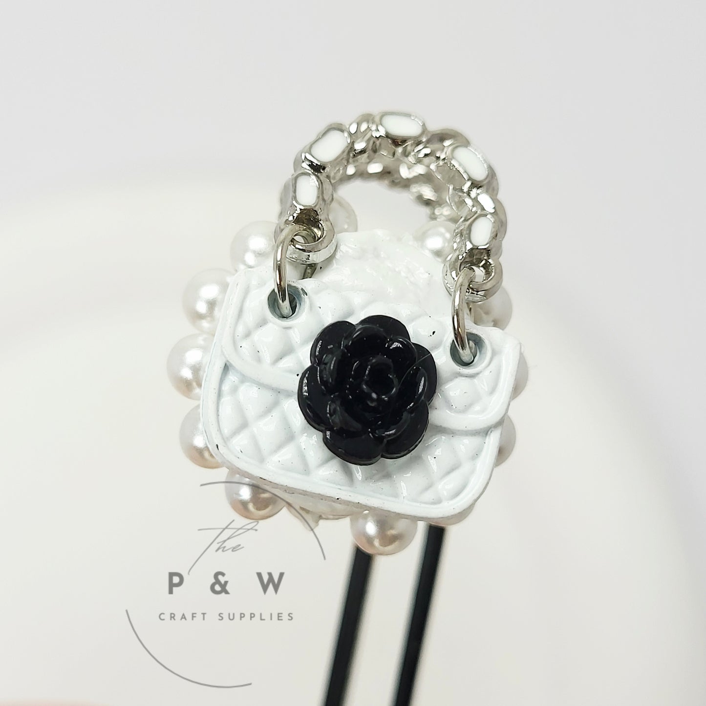 N 605 - Elegant Mini Handbag Beads
