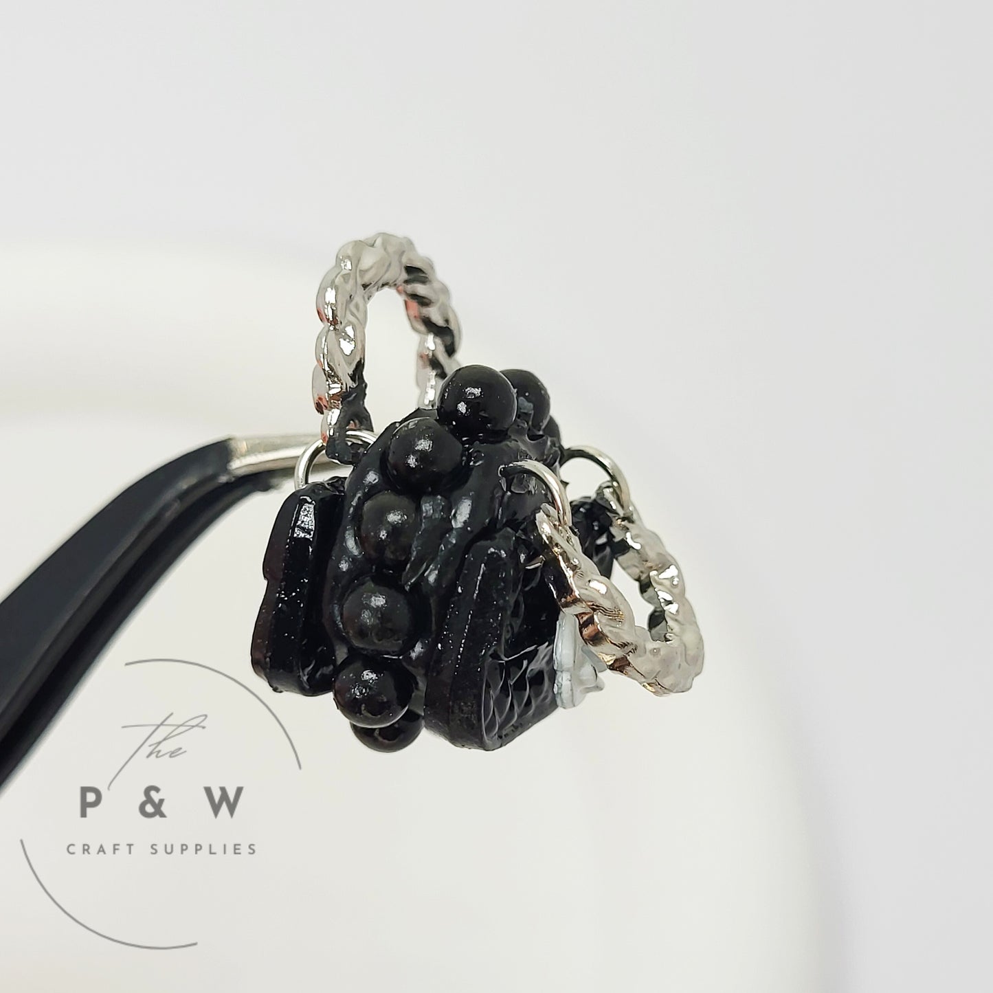 N 605 - Elegant Mini Handbag Beads