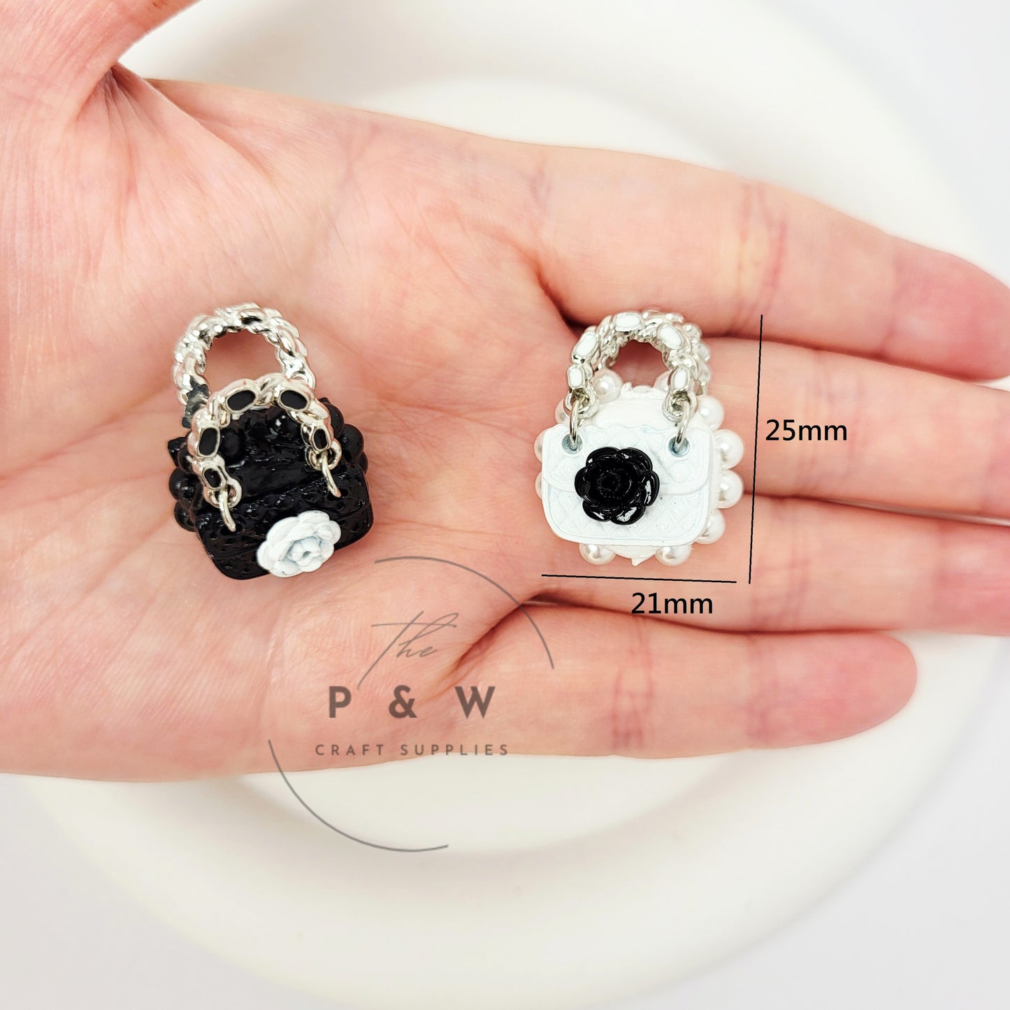 N 605 - Elegant Mini Handbag Beads