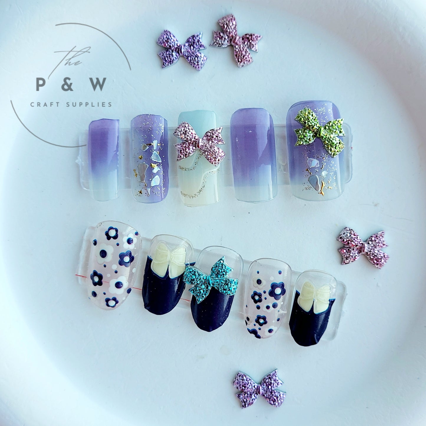Label 130 - Glitter Bow Nail Charms