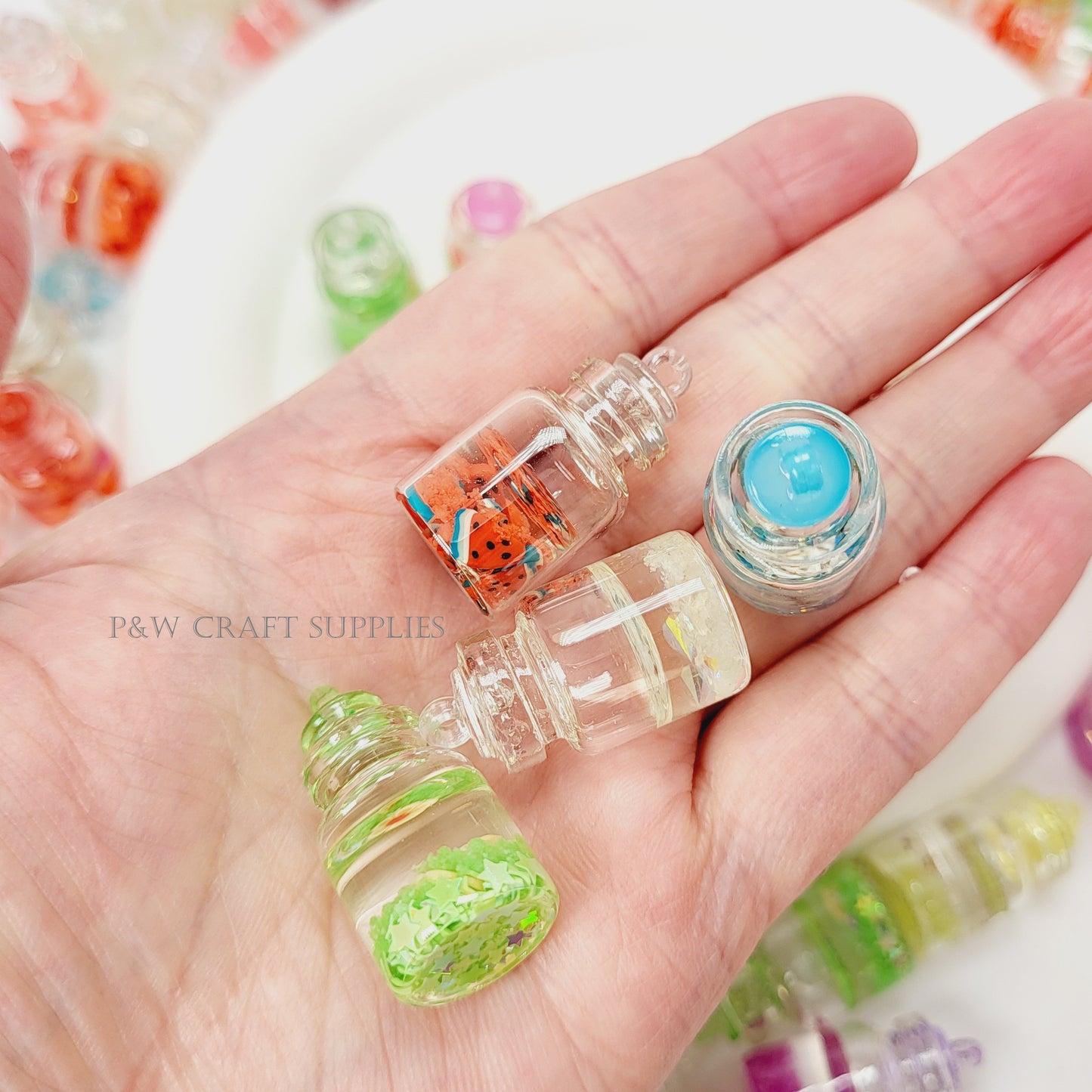 Label O68 - Glowing Potion Bottle Charms D