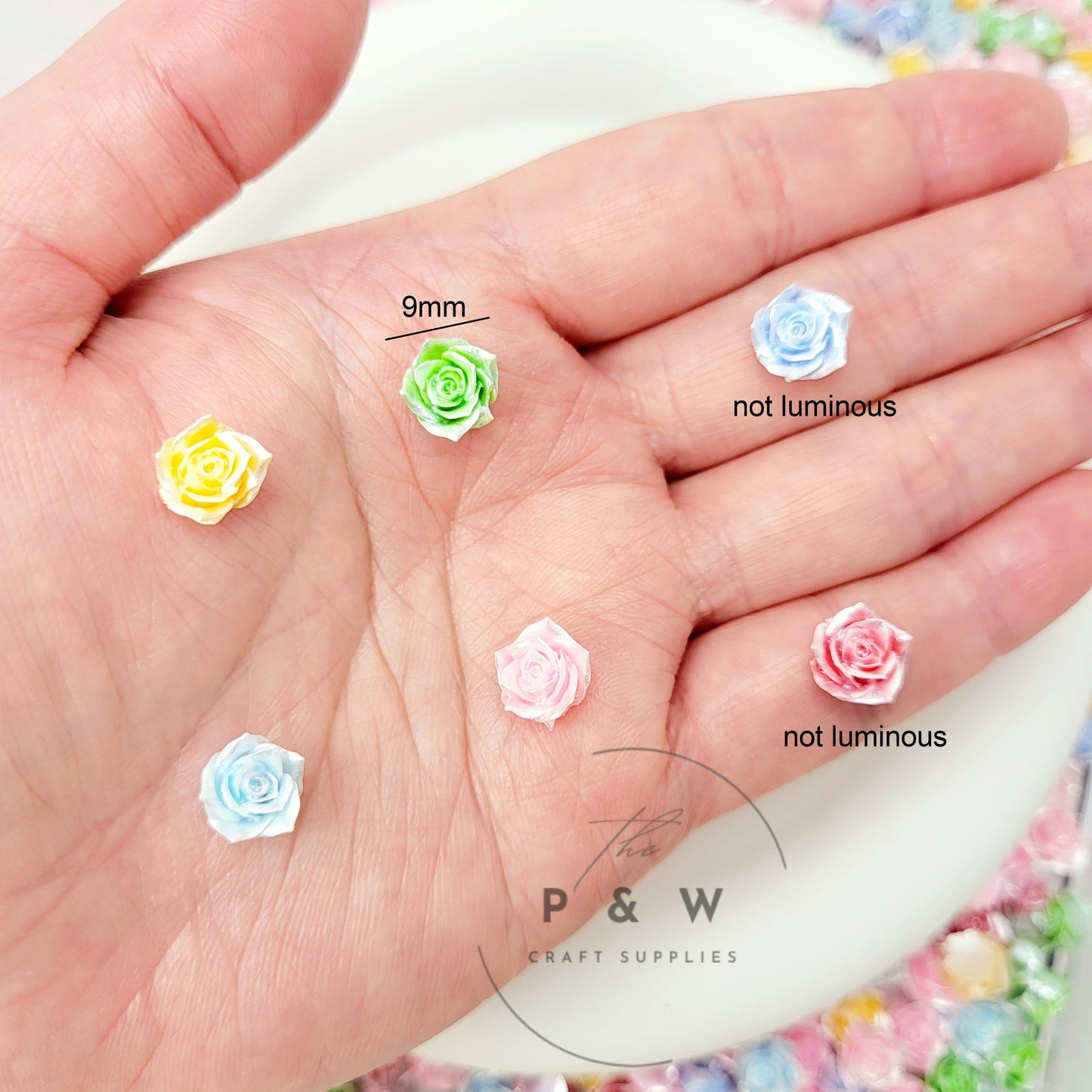 Label M406 - Garden Rose Nail Charm