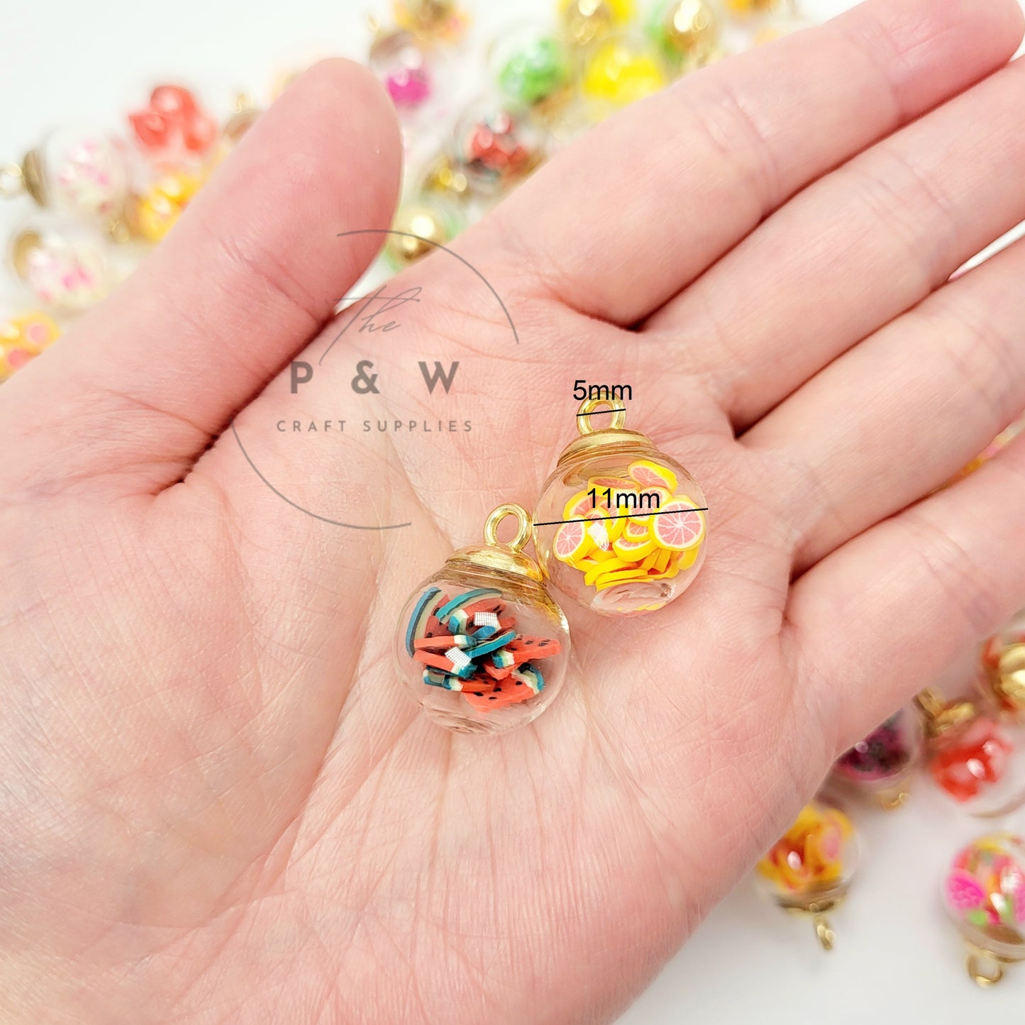 Label O29 - Fruit Wonderland Globe Charms D