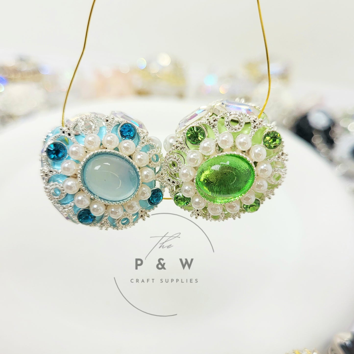 N 611 - Regal Pearl & Crystal Beads