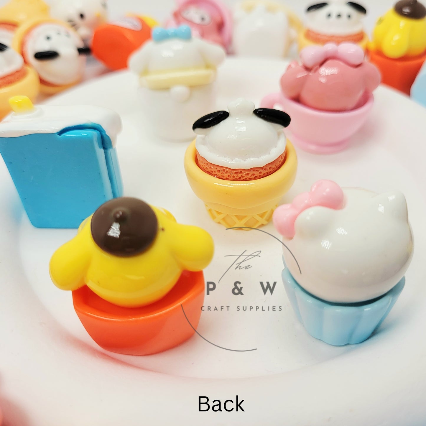 N 120 - 3D Cutie Cup Charms