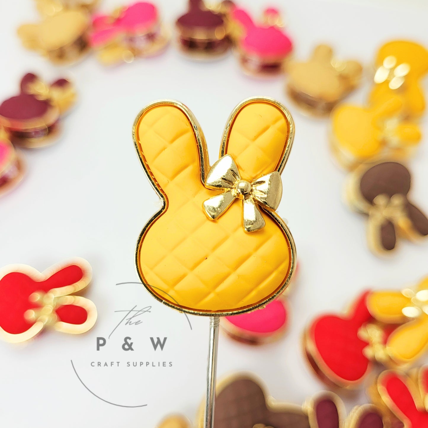 N 635 - Bunny Bow Embellishment Beads