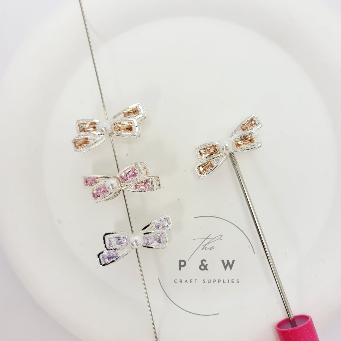 N 617 - Zirconia Bow Beads