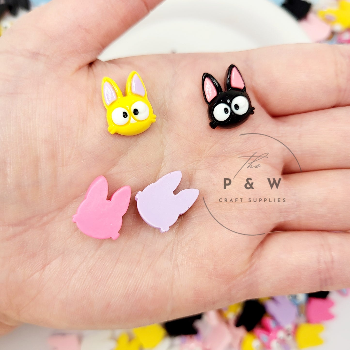 N 219 - Googly-Eyed Cat Face Charms