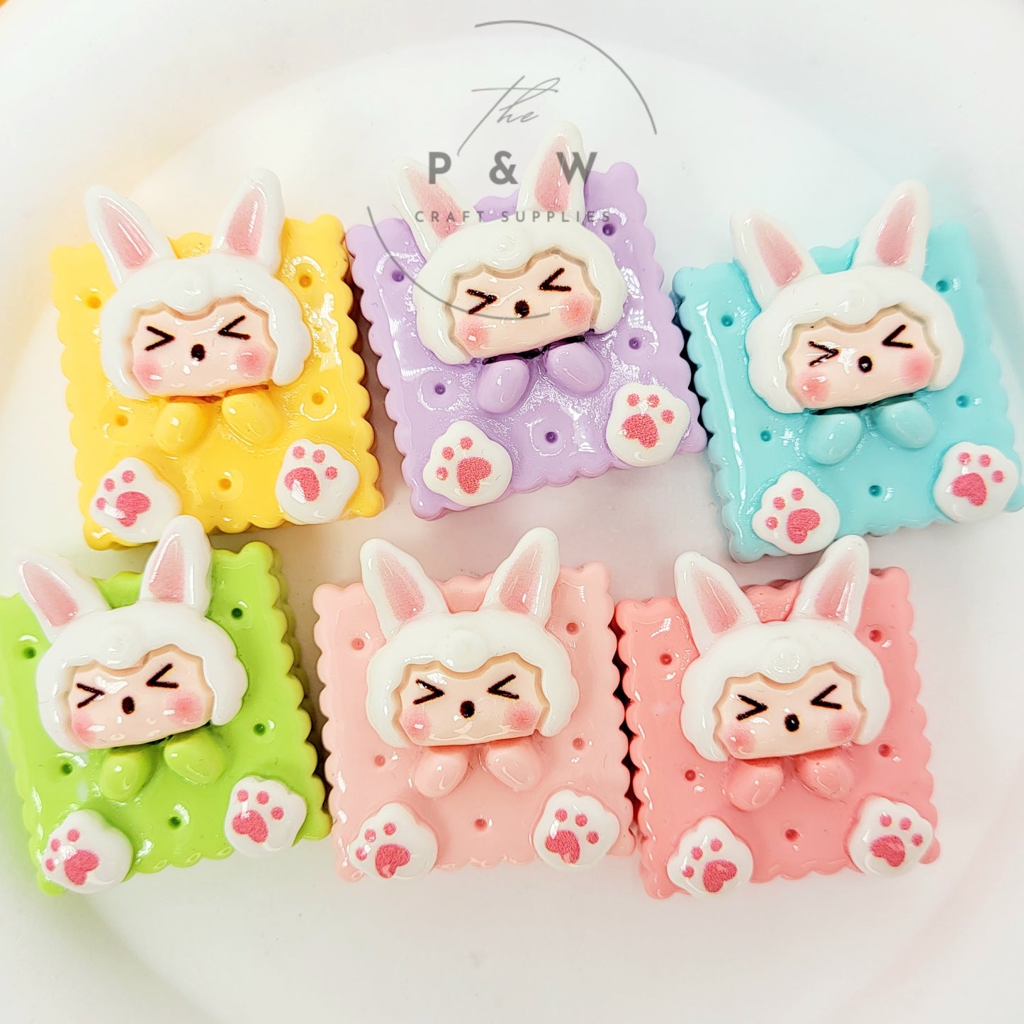 Label 122 - Kiki Biscuit Charm D